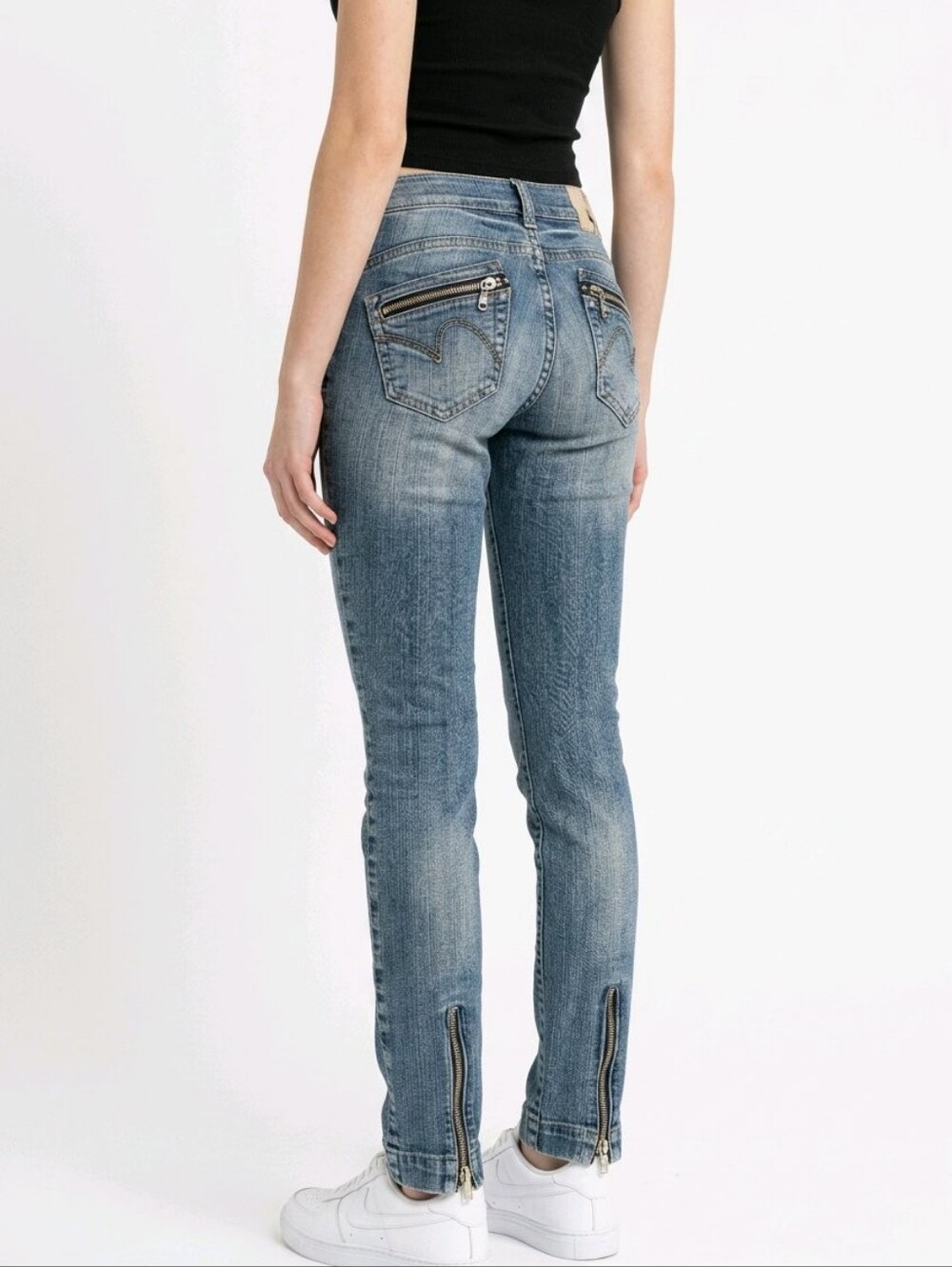 W. Friends low rise jeans